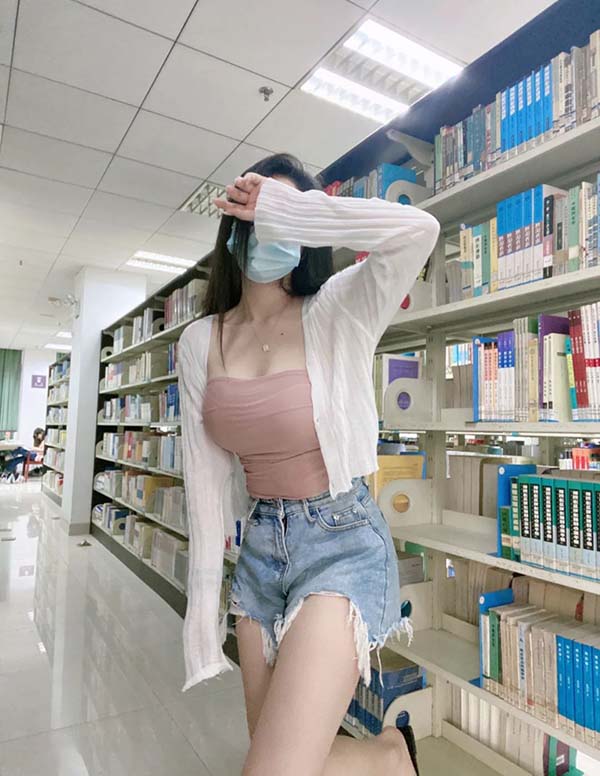 伦敦围经纪人微信